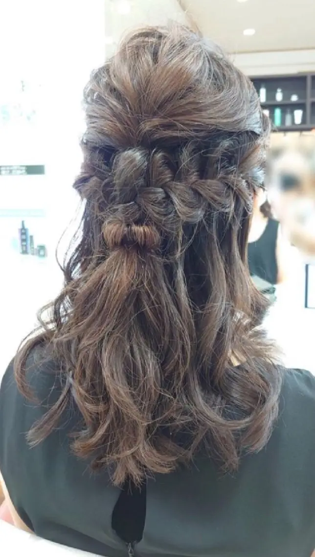 ロング ヘアアレンジ ハーフアップ キンジョウ エナミのヘアスタイル