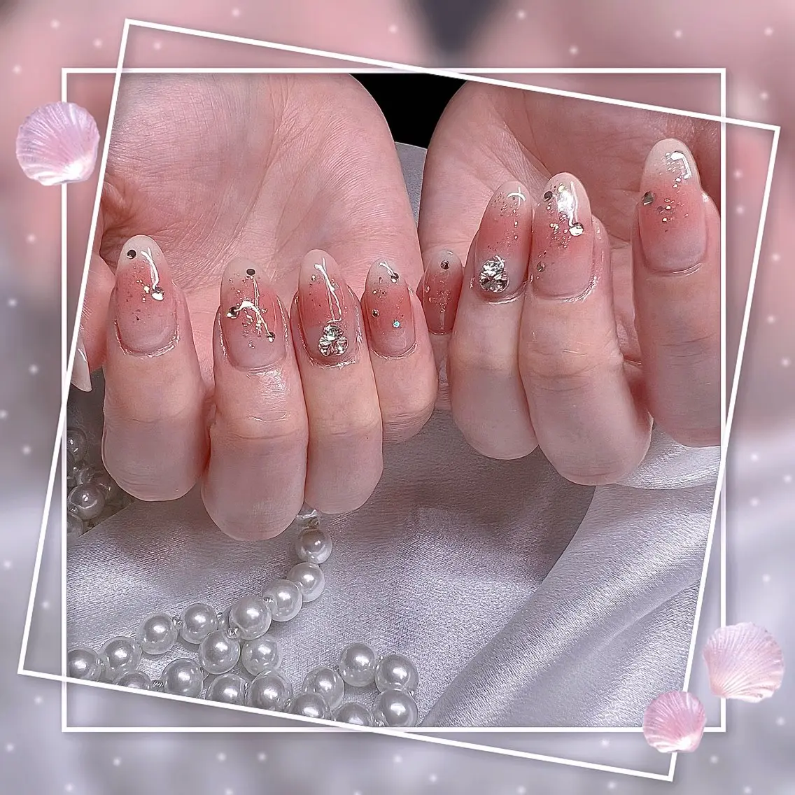 ネイル フレンチネイル グラデーション キラキラネイル 韓国ネイル マグネットネイル ハンドネイル ハンドケア Chill Nailsalonのネイルデザイン
