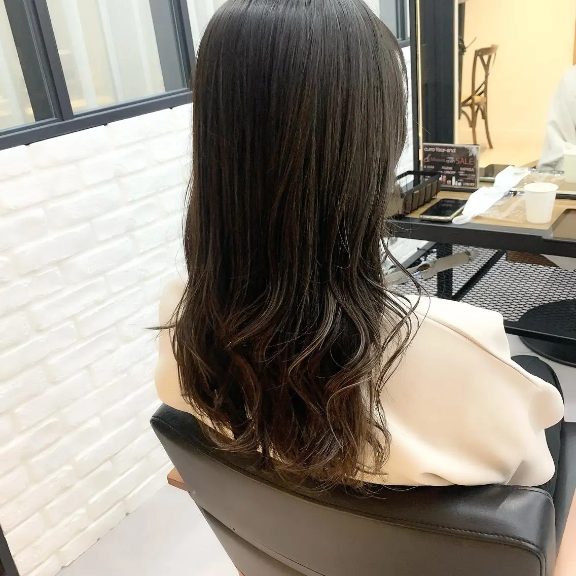 セミロング カラー パーマ ヘアアレンジ メンズ キッズ ネイル マツエク・マツパ アイブロウ カット ヘアカラー 似合せレイヤー/ 柔らか透明感カラーのヘアスタイル