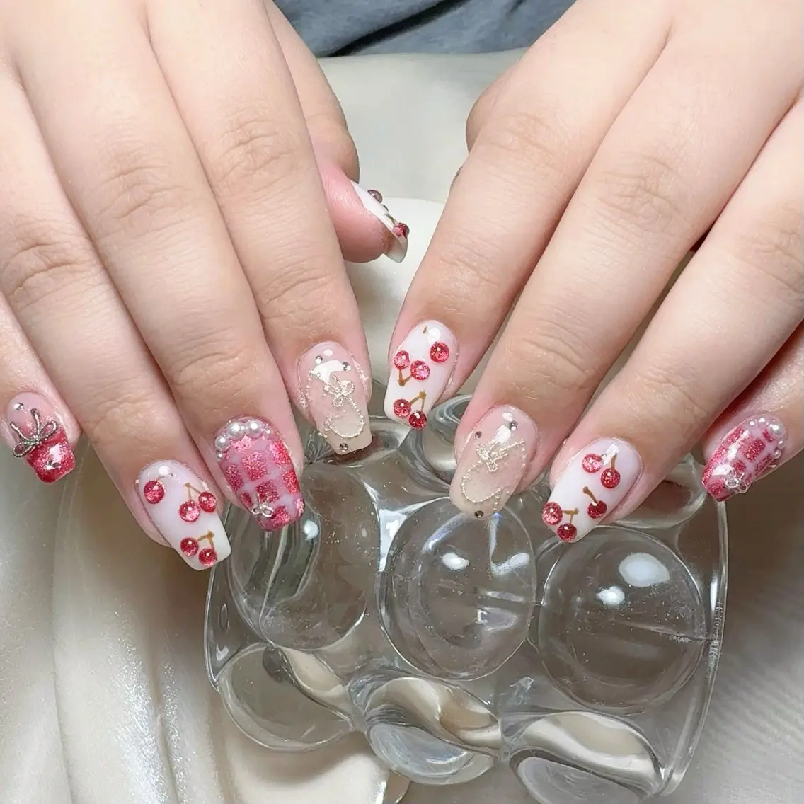 メンズ ネイル メンズ韓国風 アートネイル オーロラネイル ガーリー キラキラネイル ハンドネイル Nail salon 木にいるのネイルデザイン