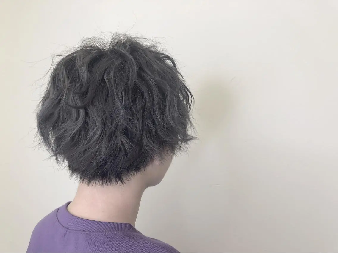 ショート カラー パーマ メンズ グレージュ メンズ レイヤー ウルフ 弓木啓輔のヘアスタイル