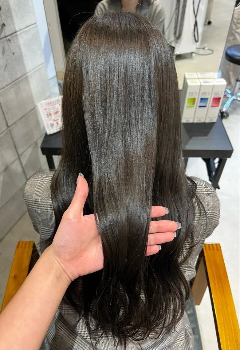 ロング ヘアカラー カラー/ダブルカラー グレイカラー椿こはなのヘアスタイル