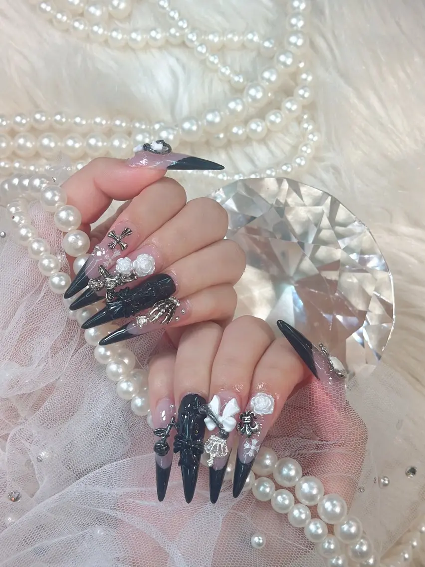 ネイル アートネイル ベスティオーラ 花香のネイルデザイン