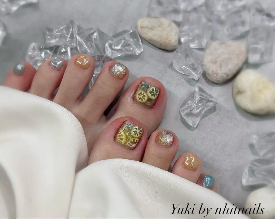 ネイル フットネイル Nhit Nailsのネイルデザイン