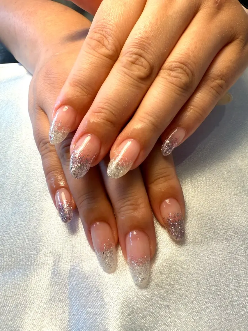 ネイル ラメ(グリッター) ラメグラデーション ワンカラーネイル パープル ホワイト nail salon Estelleのネイルデザイン