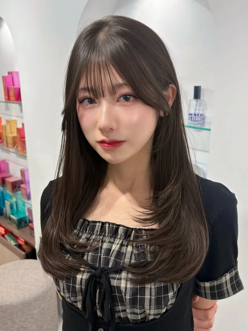 ロング カラー ベージュカラー ブリーチ ダブルカラー ラベンダーカラー ラベンダーベージュ ヘアカラー トリートメント 友田 那都のヘアスタイル