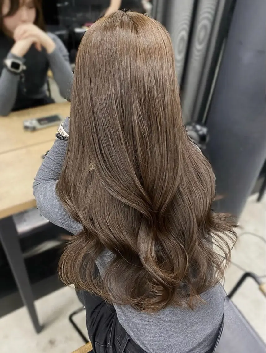 ロング ヘアカラー 高橋 蛍瑠のヘアスタイル