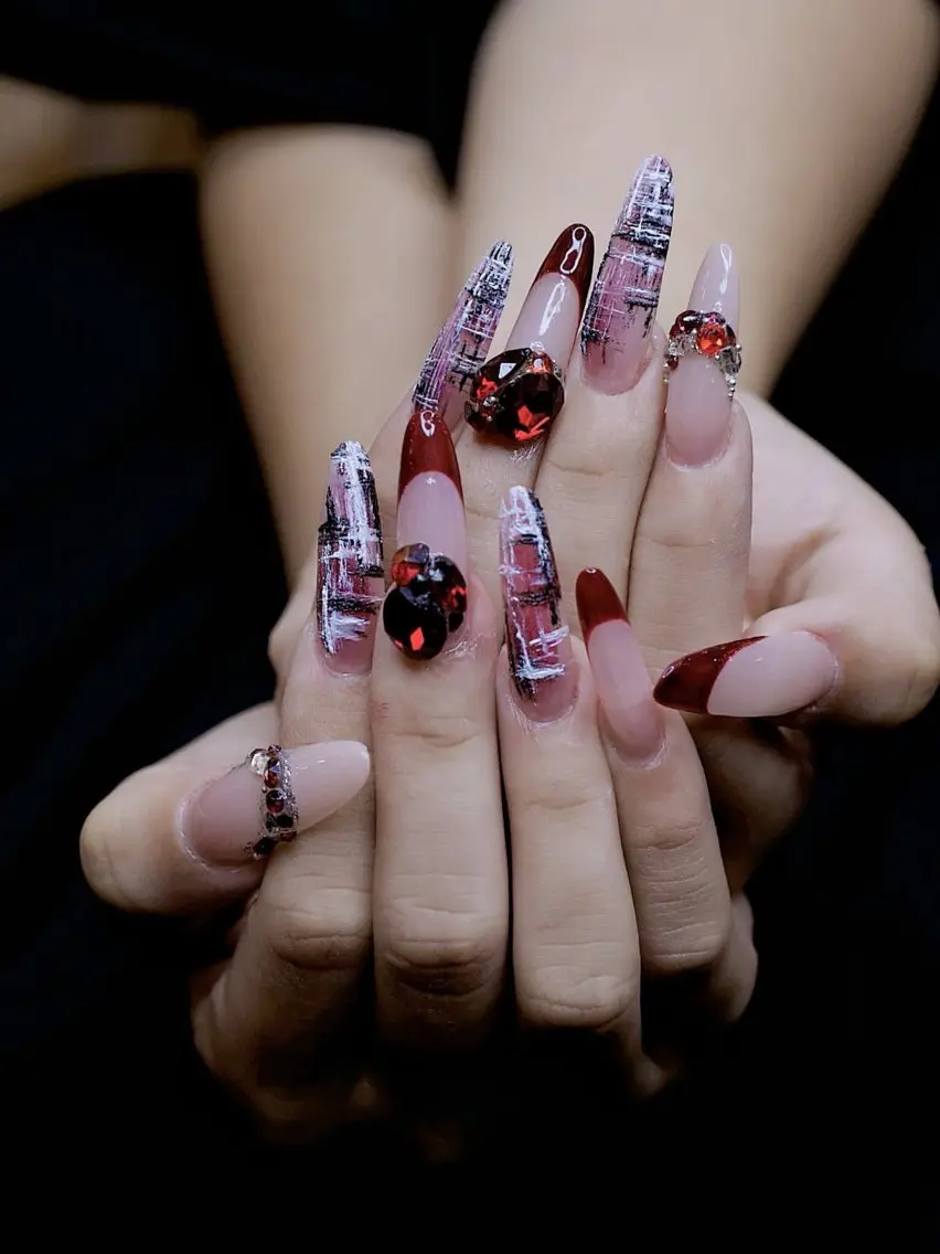 ミディアム ティキ Pono Nailsのネイルデザイン