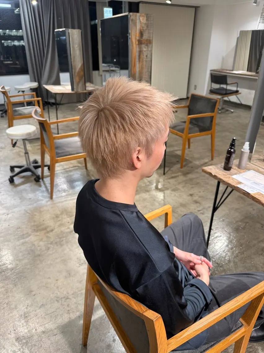 ショート カラー メンズ メンズブリーチ ベージュカラー ブリーチ ホワイトベージュ ヘアカラー トリートメント 🫧艶髪縮毛矯正/ 透明感カラー/みきのヘアスタイル
