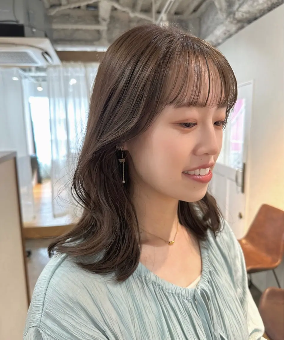 ミディアム カラー カット ヘアカラー トリートメント TRENCH 相澤 果歩のヘアスタイル