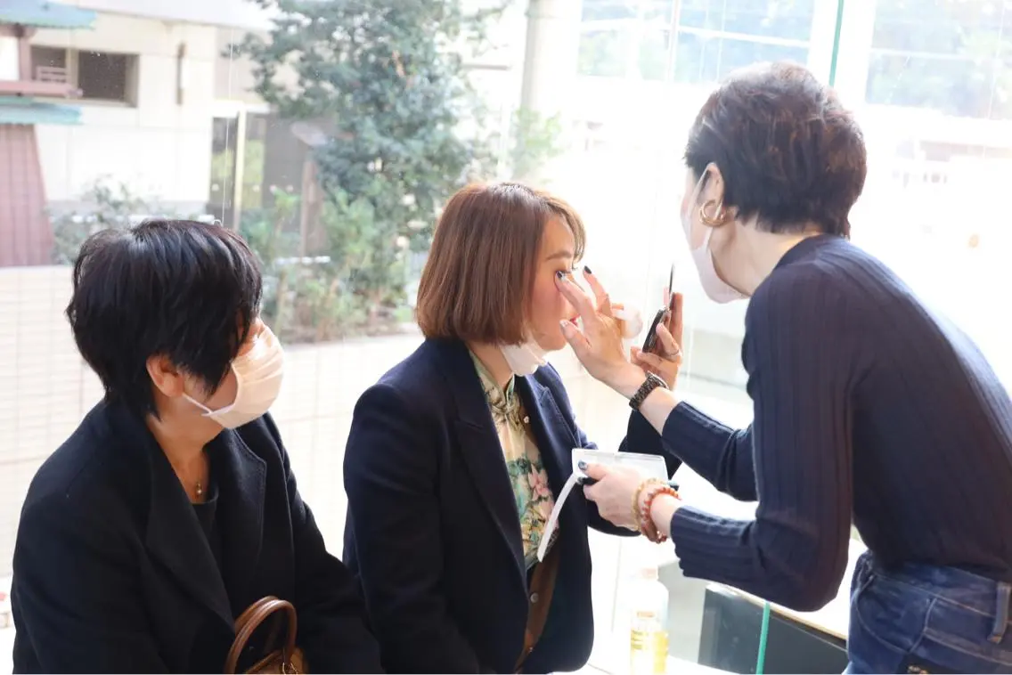 アイブロウ 丸の内ヒルズ 今井琴恵のエステ・リラクイメージ