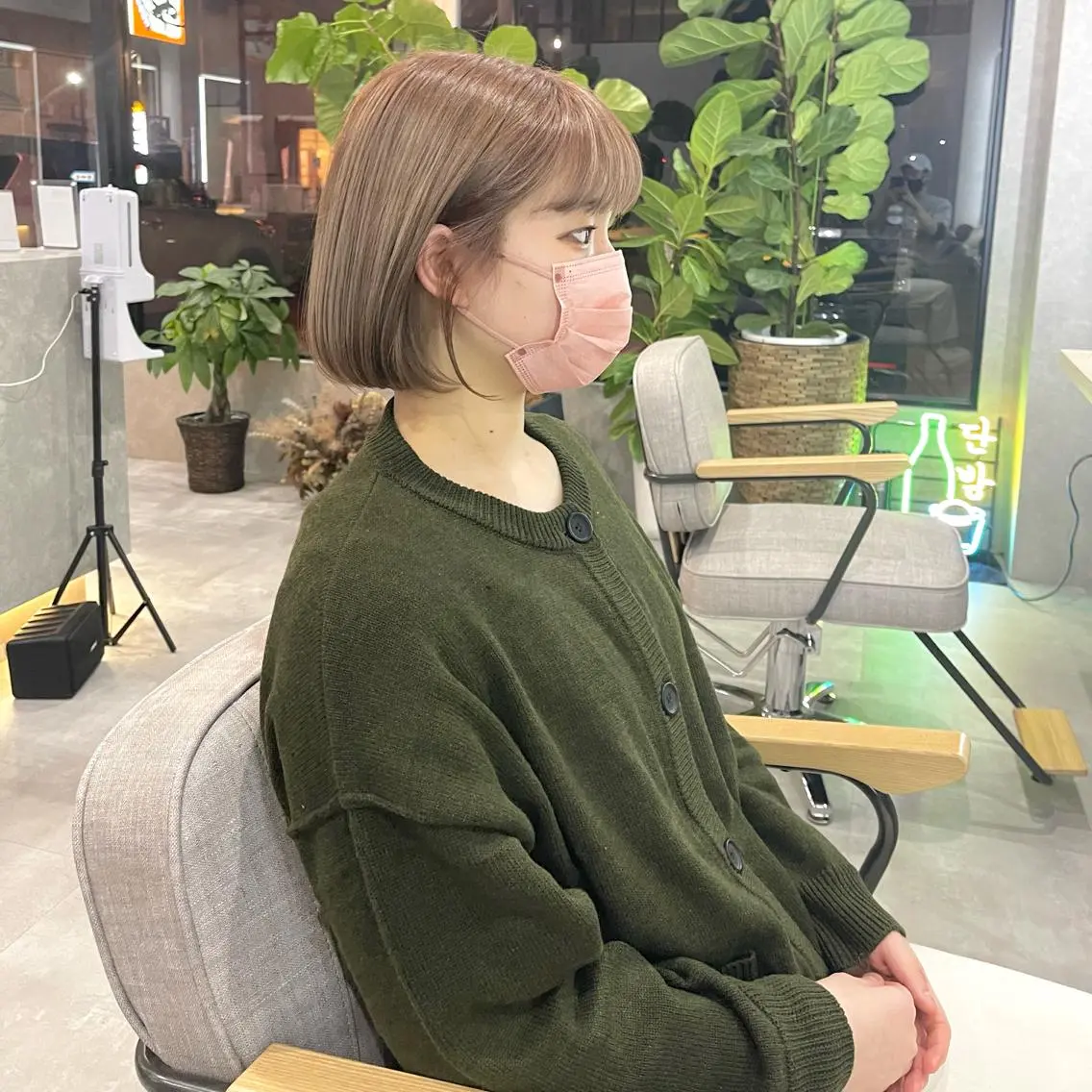 ミディアム カラー カット ヘアカラー トリートメント 一ノ瀬 暁のヘアスタイル