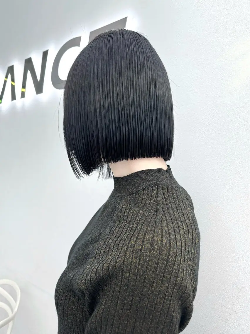 ショート カラー ヘアアレンジ カット ヘアカラー 縮毛矯正 トリートメント ヘッドスパ ヘアセット 縮毛矯正🤍 ボブ/ HIKARIのヘアスタイル