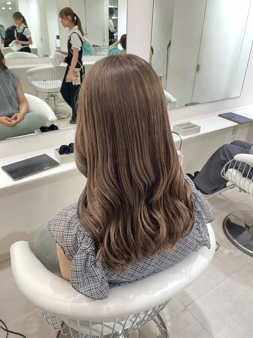 セミロング カラー ヘアカラー ParveMix 🩶🫧入江 香名のヘアスタイル