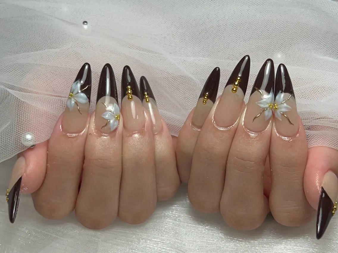 ネイル アートネイル 長さ出し フレンチネイル 持ち込み ネイルチップ ハンドネイル Nail by EN 🪽Amiのネイルデザイン