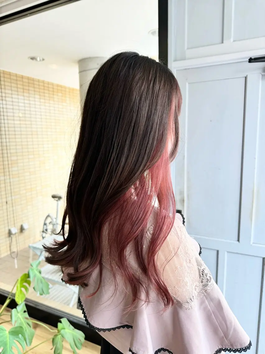 ロング カラー ピンクカラー ヘアカラー トリートメント ツキダテ ユイのヘアスタイル
