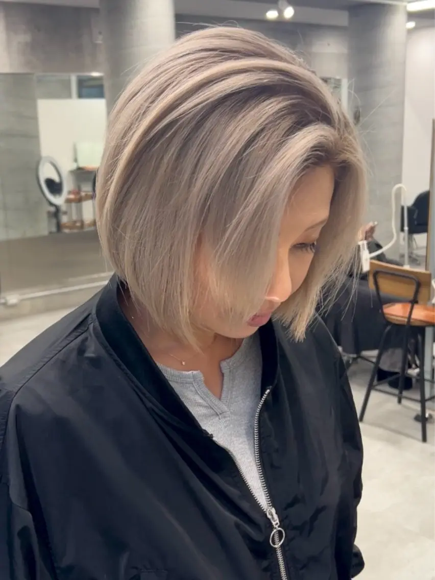 ミディアム カラー バレイヤージュ レイヤーカット welring hair salonのヘアスタイル