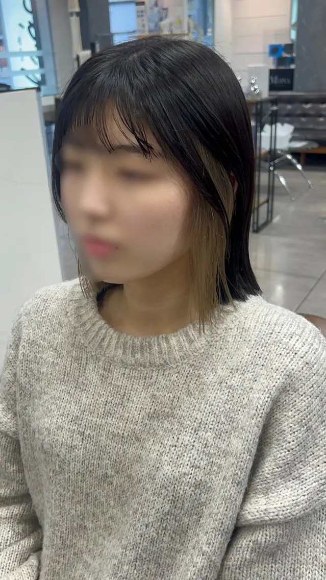 ミディアム カラー ヘアアレンジ イヤリングカラー インナー×縮毛矯正 ピンクカラー澤井里菜のヘアスタイル