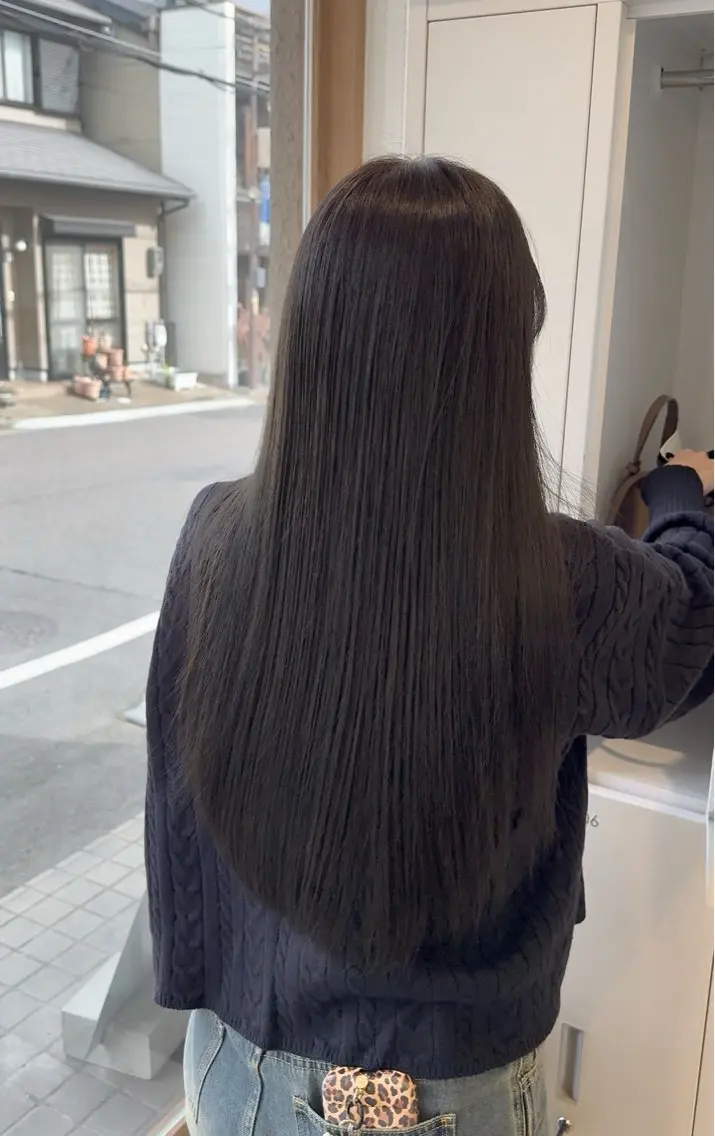 ロング カット 縮毛矯正 トリートメント 深田 綾香のヘアスタイル