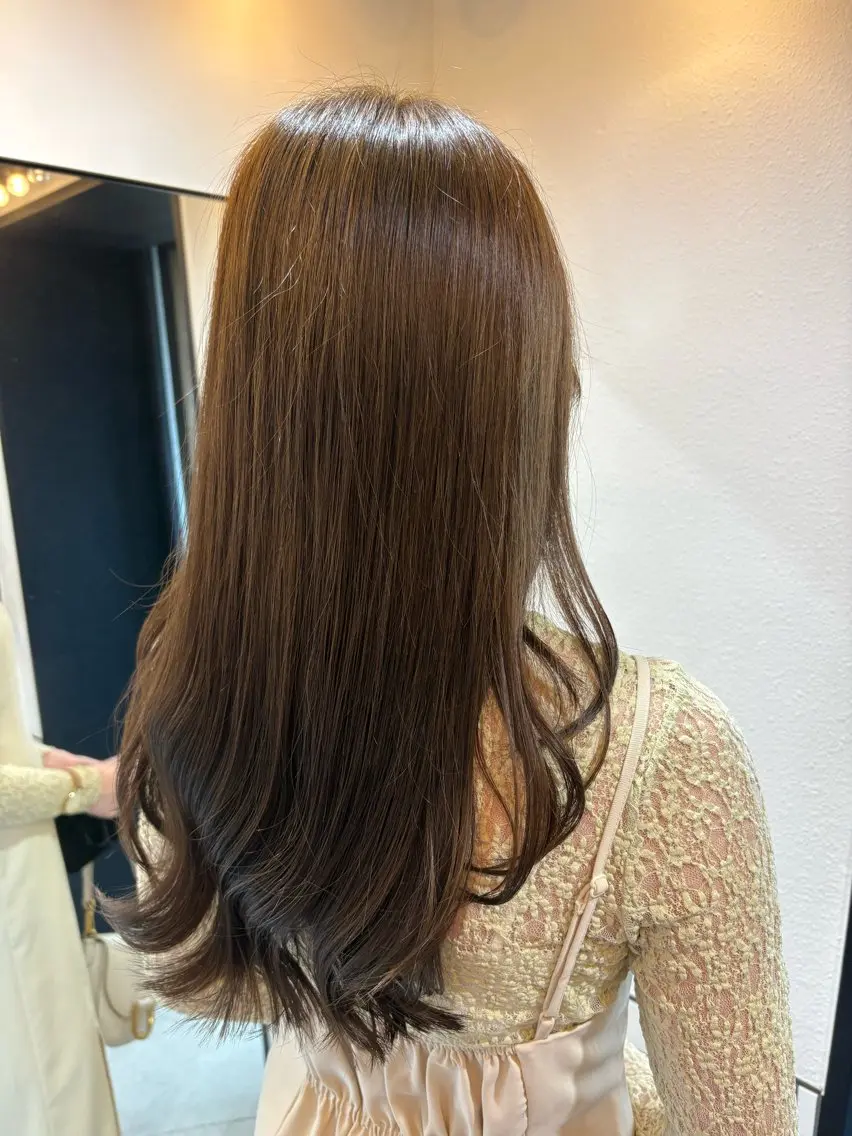 セミロング カラー ブリーチ ブラウンカラー ブリーチなしカラー オリーブブラウン カット ヘアカラー トリートメント Emma ecole /栄/RIOのヘアスタイル