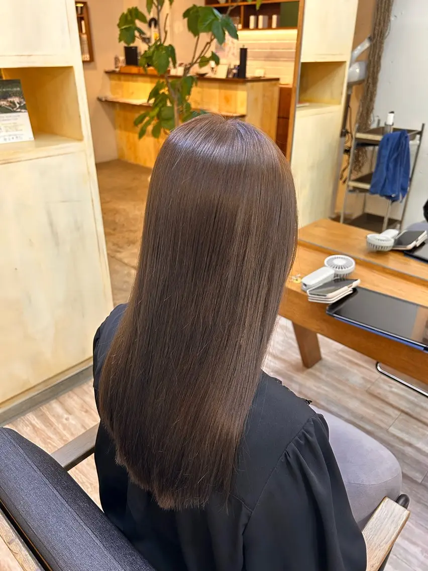 カラー アッシュ アッシュブラウン ブラウンカラー ヘアカラー 伊藤 せいらのヘアスタイル