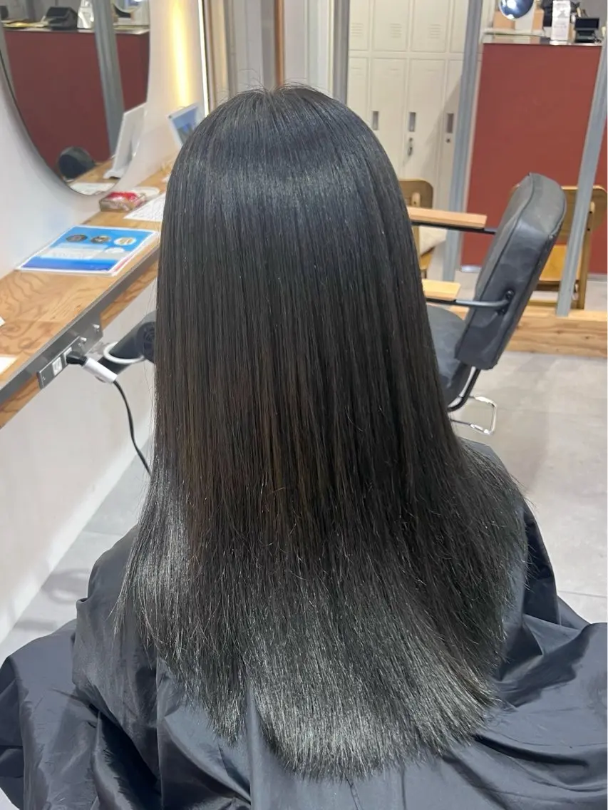 ロング カラー パーマ ベージュカラー 黒髪 ブルーカラー ブルーブラック ブラウンカラー カット ヘアカラー 縮毛矯正 トリートメント akira｜ 透明感ベージュ｜梅田のヘアスタイル