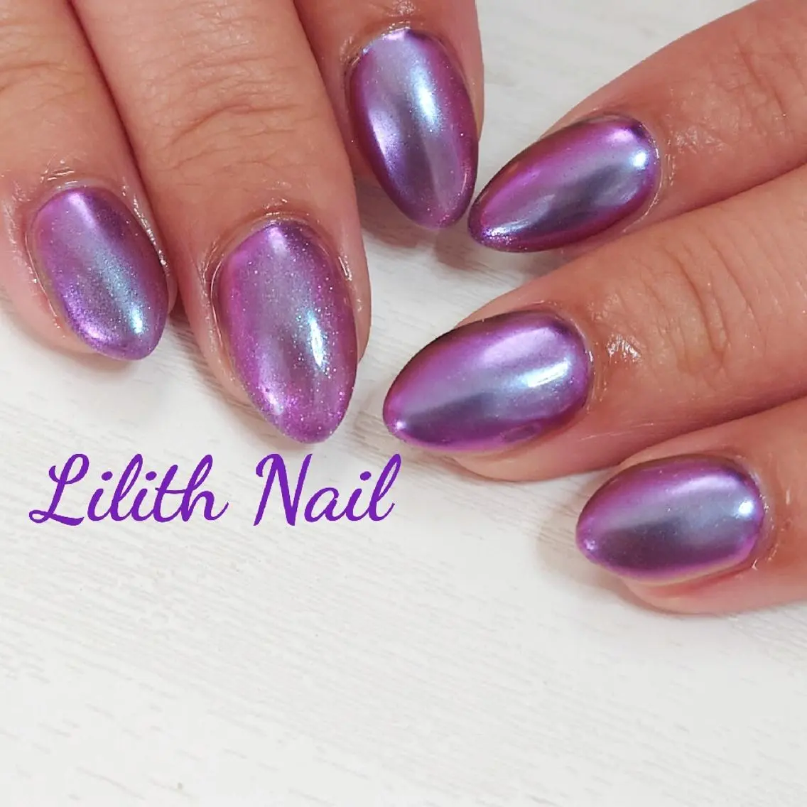 ネイル ラメ(グリッター) マグネットネイル ミラーネイル ワンカラーネイル パープル ハンドネイル Lilith Nailのネイルデザイン