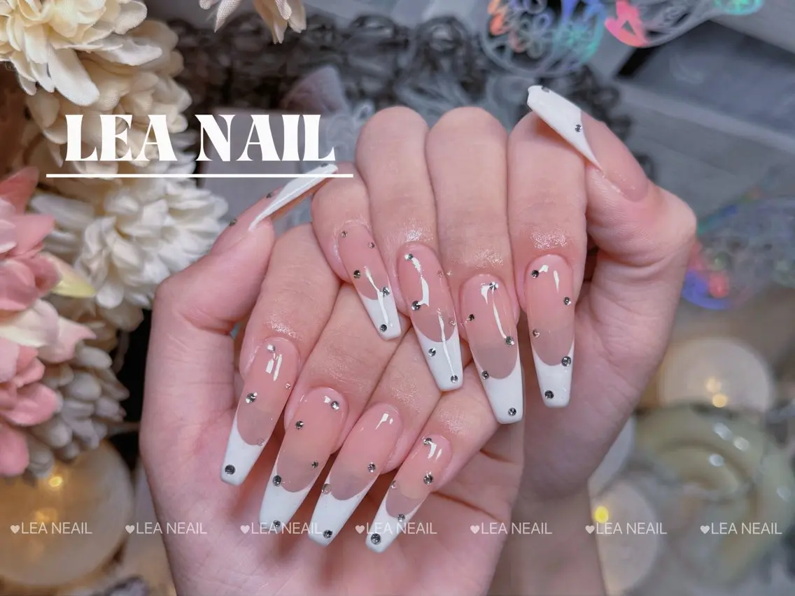 【チップ長さ出し】フレンチネイル💅ベースカラー付き(オフ別料金)の写真