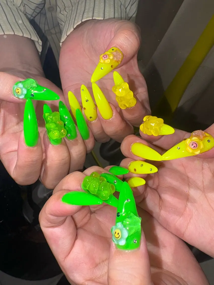 ネイル ロングネイル ハンドネイル 33nail✴️栄 スミレ❇️Gel-xのネイルデザイン
