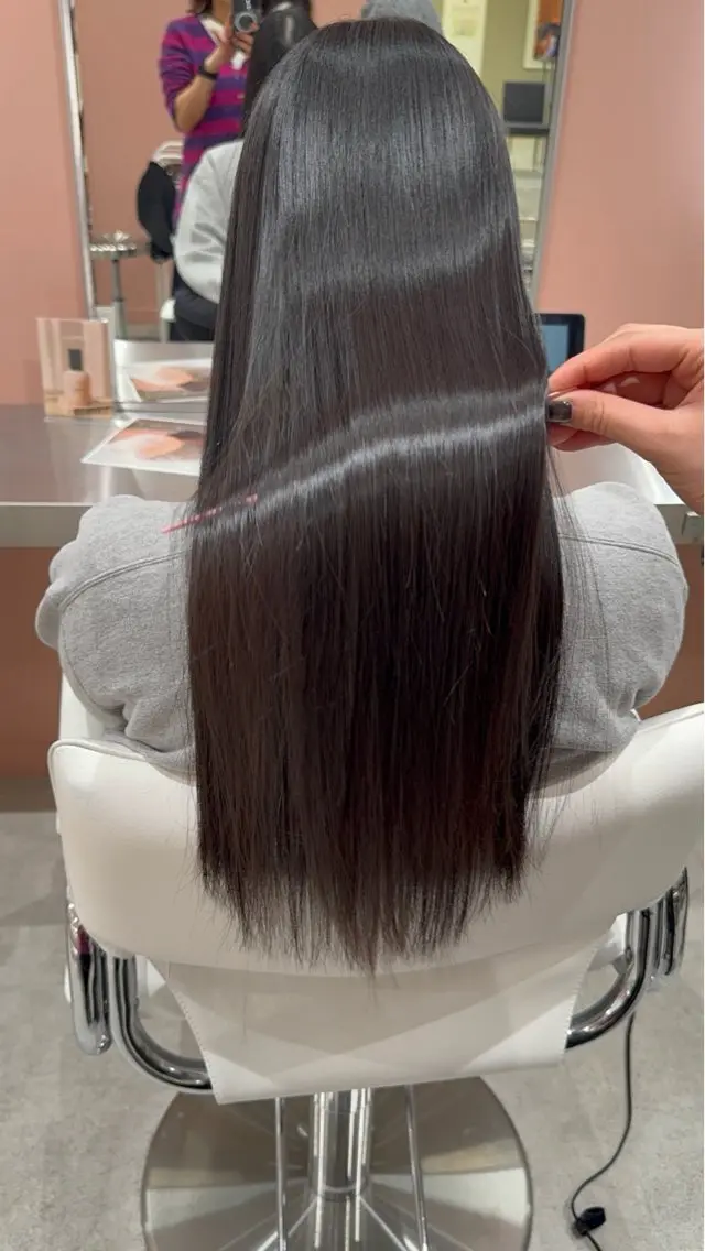 🫧⌇﻿毛先毛量カット✂️＋髪質改善カラー🌈＋トリートメントの写真