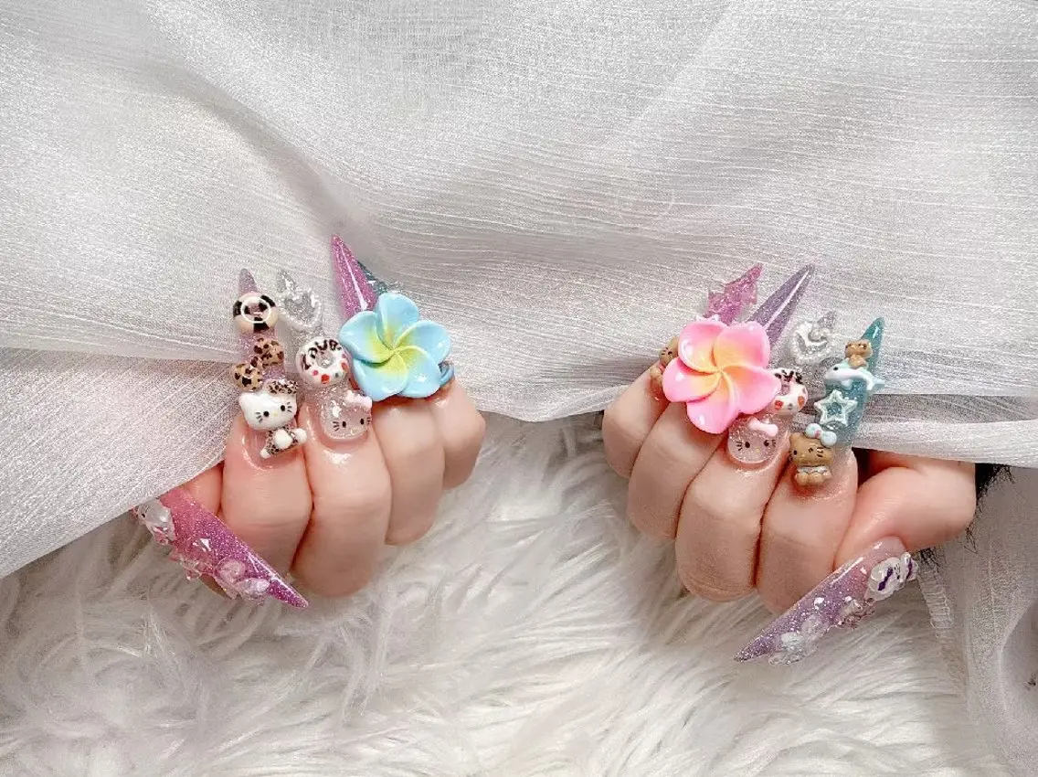 ネイル ENsalon AKIRAのネイルデザイン