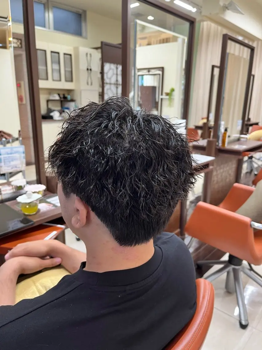 ショート パーマ メンズ メンズパーマ スパイキーショート ツイストスパイラルパーマ ショートヘア スパイラルパーマ 🧊メンズ特化🧊 高木航希のヘアスタイル