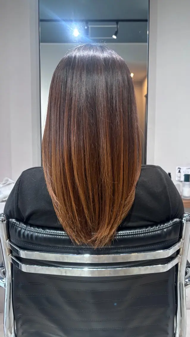 セミロング 縮毛矯正 海老名駅🫧トレンド カラー🫧橋本小雪のヘアスタイル