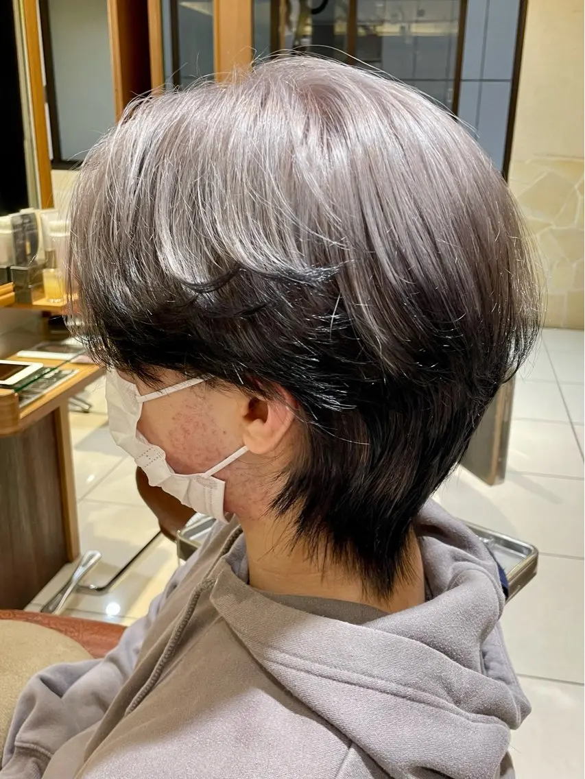 ミディアム カラー リベルテ新宿 顔周りレイヤー/艶髪のヘアスタイル