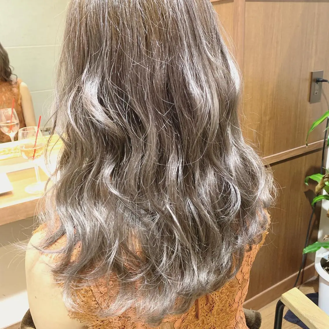 【人気No. 1】カット & ヘアカラー & トリートメントの写真