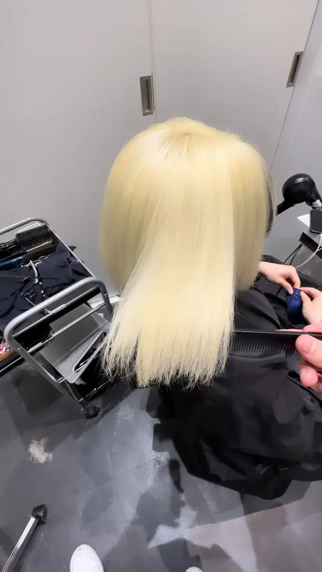 ショート カラー ヘアカラー トリートメント ハイトーン/髪質改善 原宿𝑺𝑬𝑵𝑨のヘアスタイル