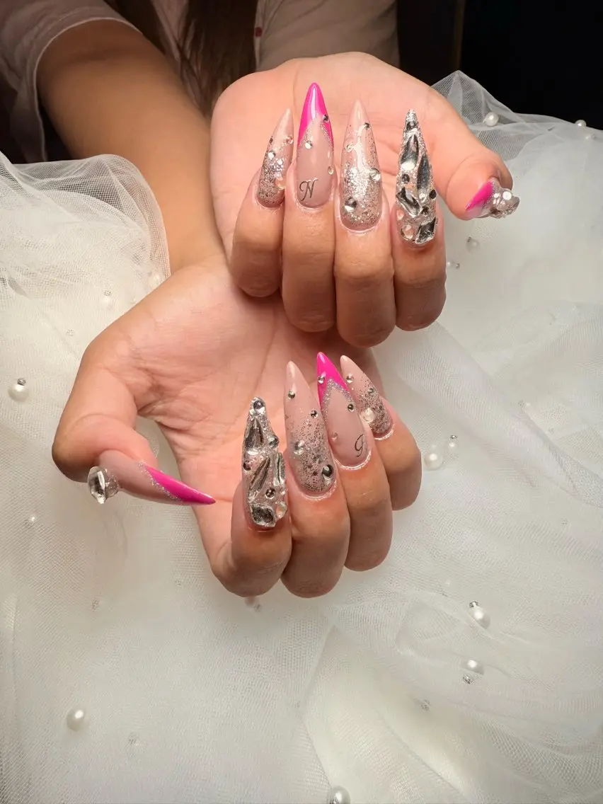 ネイル キラキラネイル ロングネイル 持ち込み ニュアンスネイル ピンク ハンドネイル 🌹Belle Nail🌹のネイルデザイン