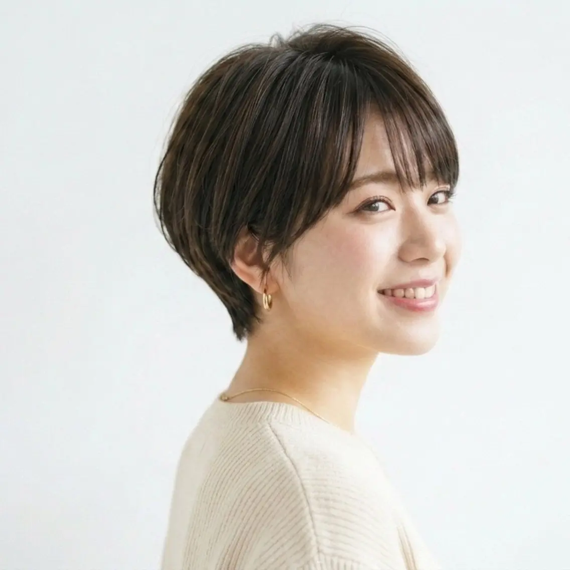 【360度可愛い】ゆるふわなカワイイショート＊透明感丸みショートの写真