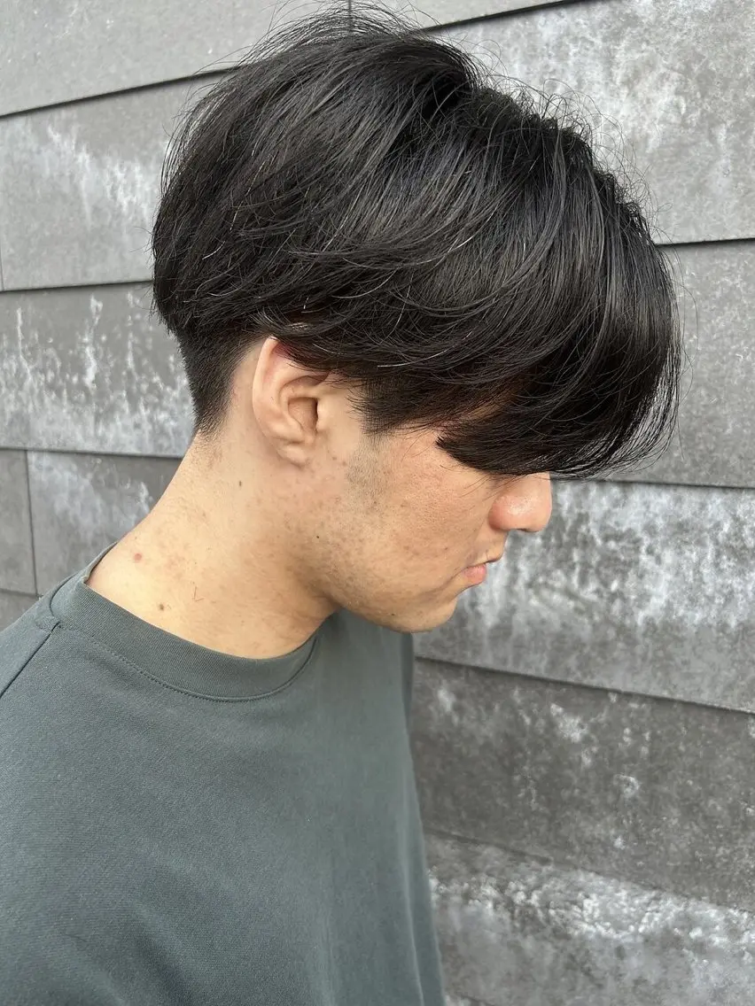 メンズ センターパート カット 内山 翔太のヘアスタイル