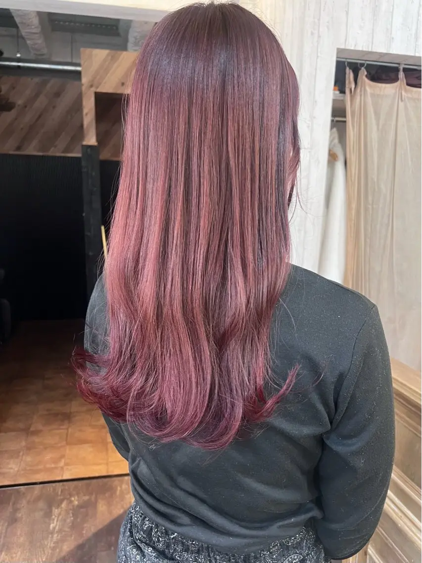 ロング カラー 切りっぱなしボブ アディクシーカラー アッシュ ベージュカラー ブリーチ ヘアカラー 初めてでも失敗しない 透明感カラー　Miiのヘアスタイル