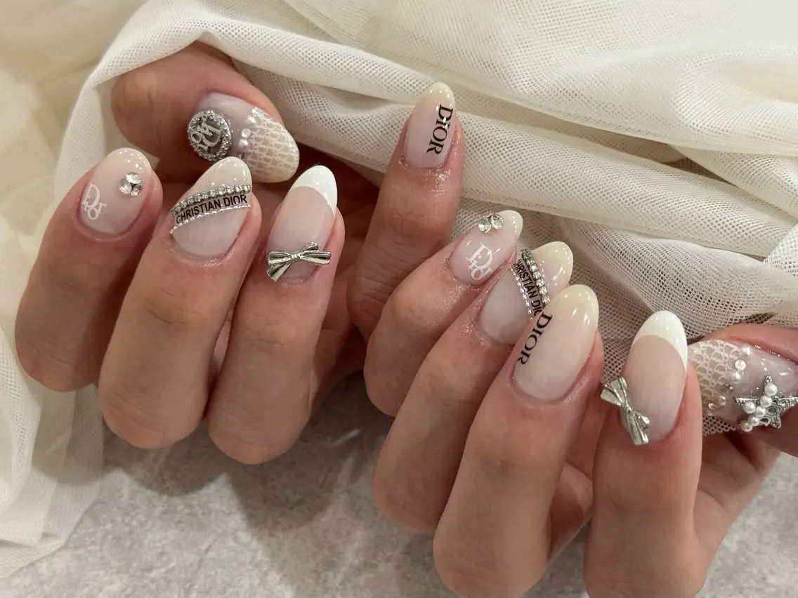 ネイル 持ち込み ビューティーサロン EMILUCAのネイルデザイン
