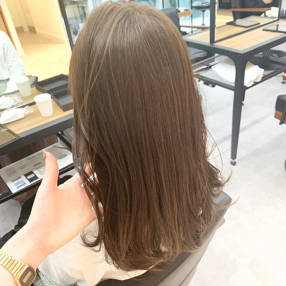 ロング カラー パーマ ヘアアレンジ メンズ キッズ ネイル マツエク・マツパ トリートメント レイヤーカット/ 巻ける縮毛矯正のヘアスタイル