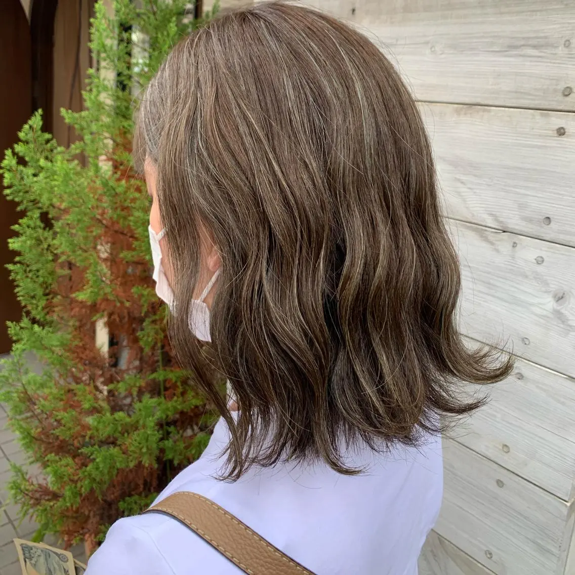 セミロング 外国人風カラー ハイライト 柳川沙羅 🌿透明感カラーのヘアスタイル
