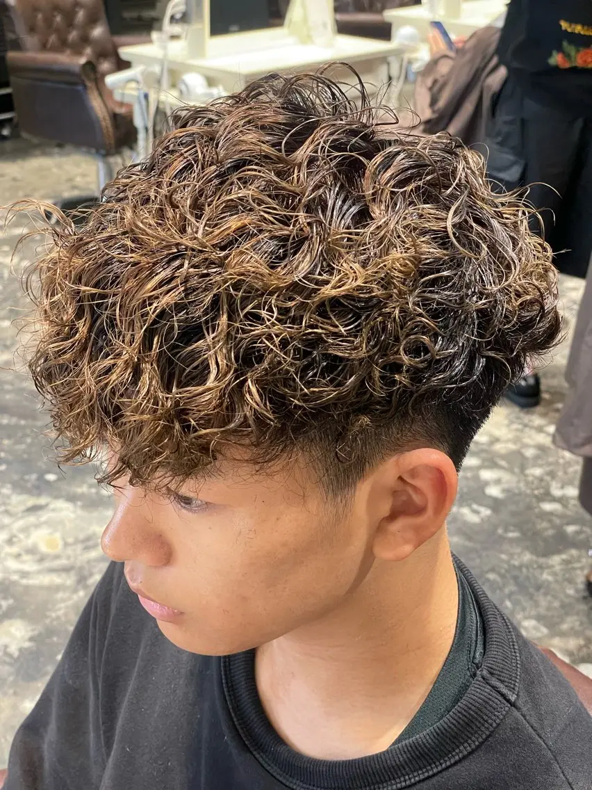 パーマ メンズ スペインカール カット パーマ 💈メンズ職人 ルキト💈のヘアスタイル