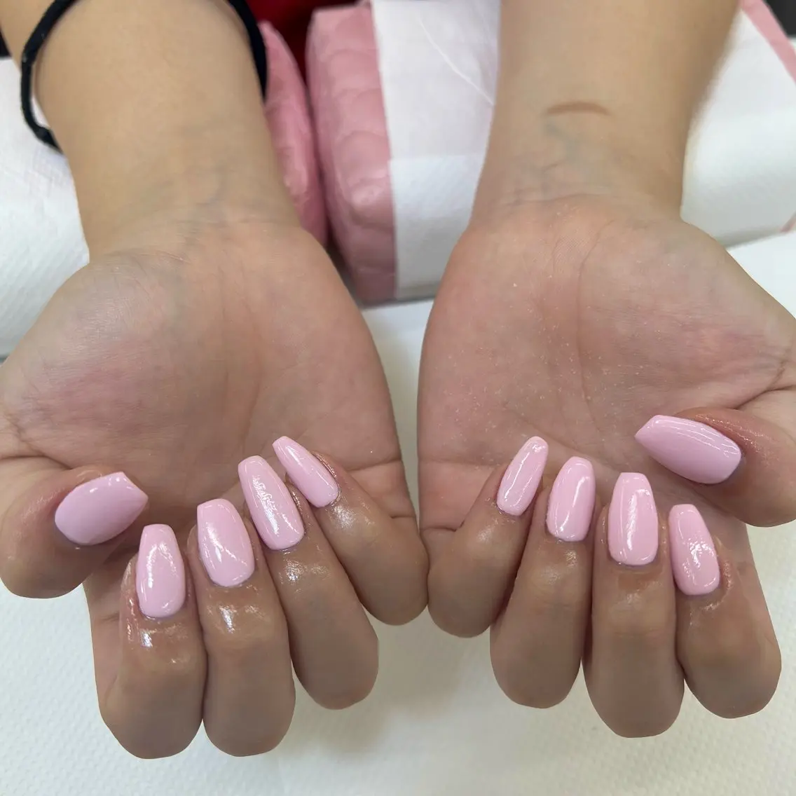 ネイル ロングネイル パステルネイル ピンク 【MAXKELLY】 KOBIKI🐾のネイルデザイン