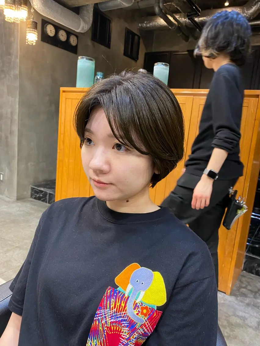 ショート カラー ハンサムショート グレージュ ショートヘア カット ヘアカラー トリートメント 透明感カラー🌿 グレージュ🐺陽介のヘアスタイル