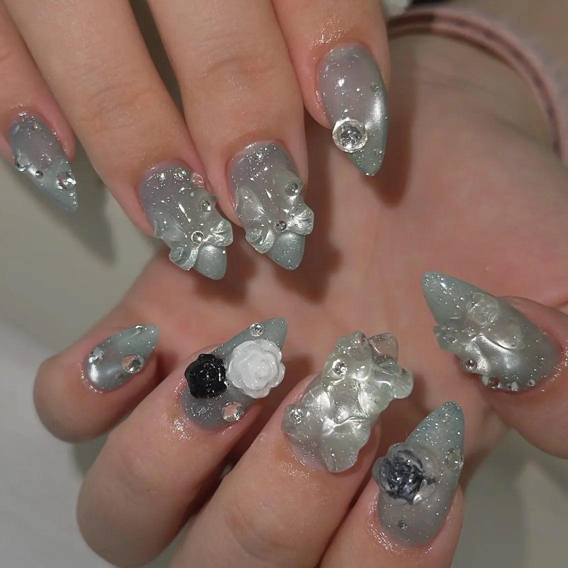 ネイル マグネットネイル ハンドネイル nail S🎀｜ 格安｜渋谷.表参道のネイルデザイン