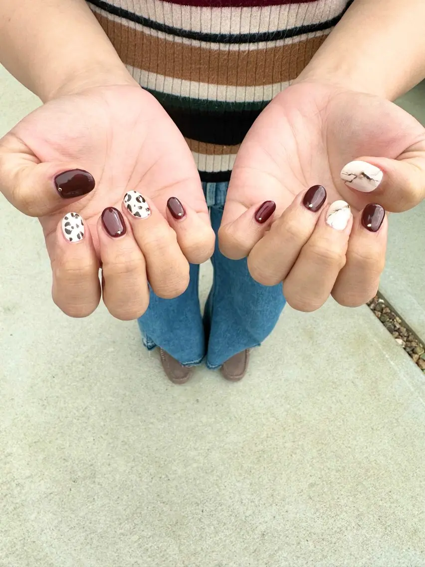 ネイル アートネイル ボルドー フットネイル 大理石ネイル(マーブル) ニュアンスネイル nailroom Anmie.のネイルデザイン