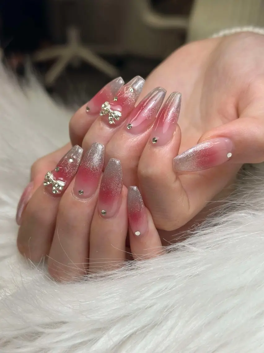 ネイル グラデーション キラキラネイル ワンカラーネイル 冬ネイル Jenn Nail Salonのネイルデザイン