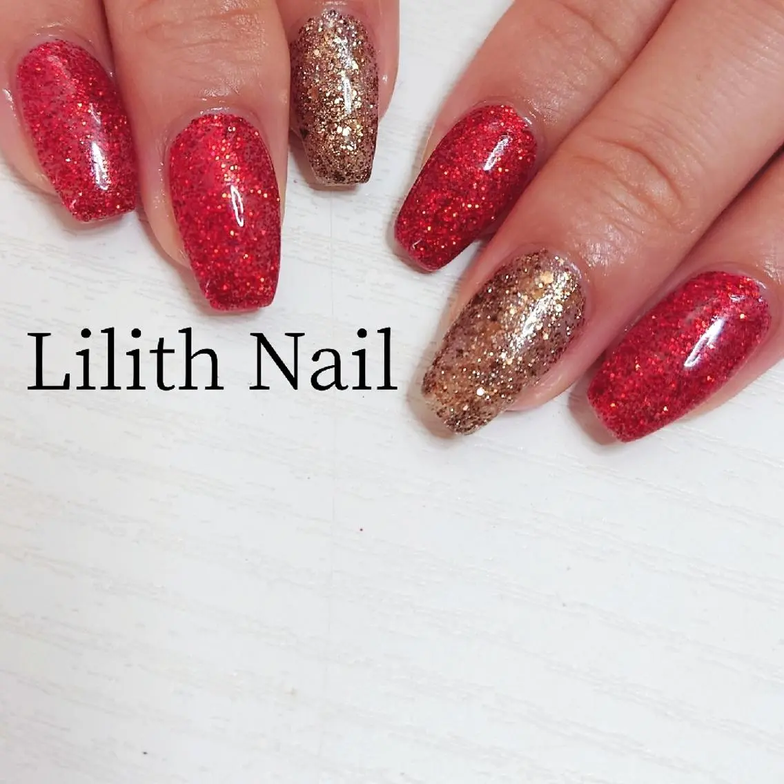 ネイル マットネイル ワンカラーネイル 赤色 冬ネイル クリスマス ハンドネイル Lilith Nailのネイルデザイン
